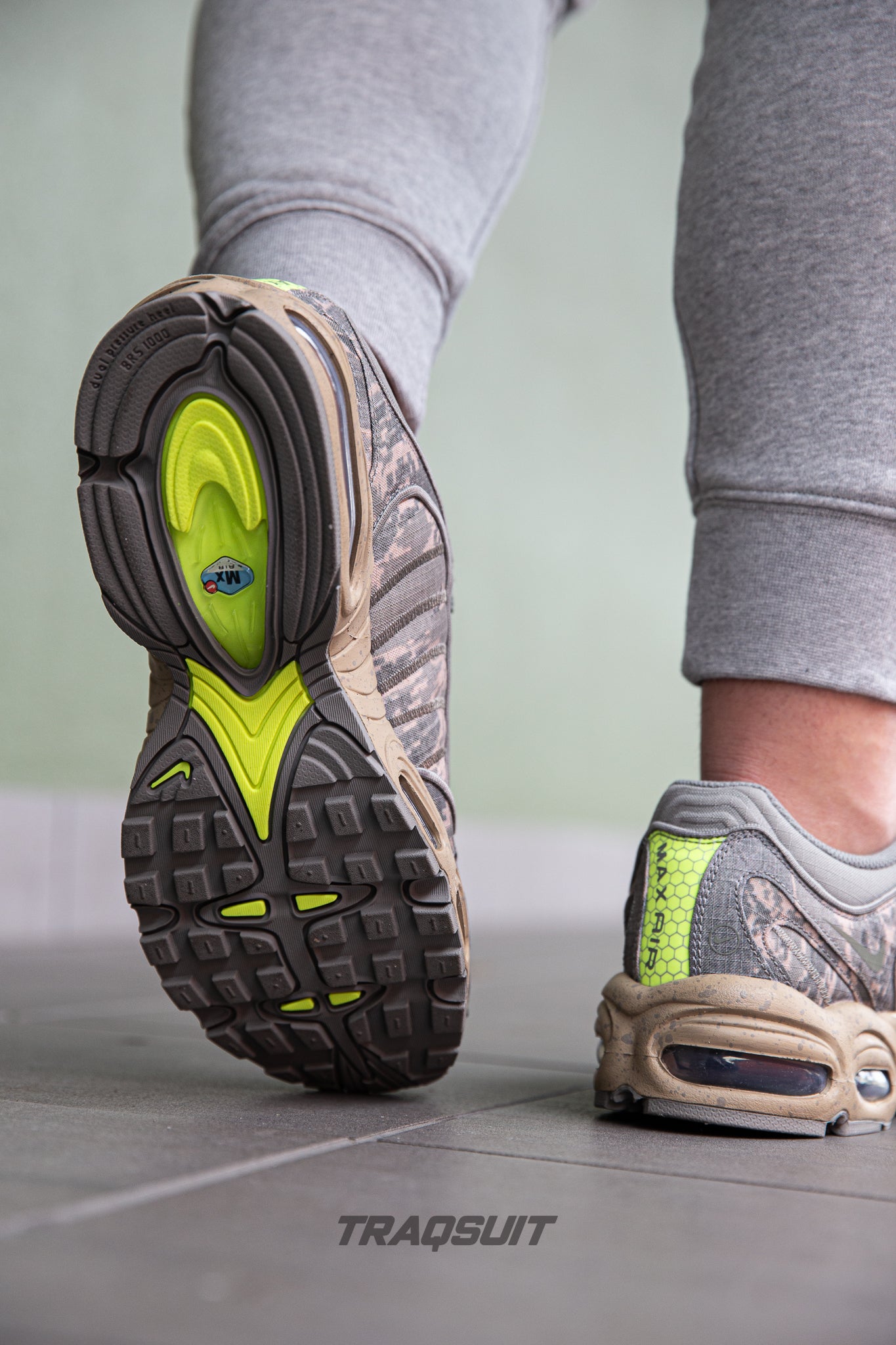 Tailwind IV ‘Dark Stucco Digi Camo'