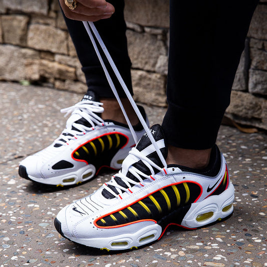 Tailwind IV ‘Bright Crimson’