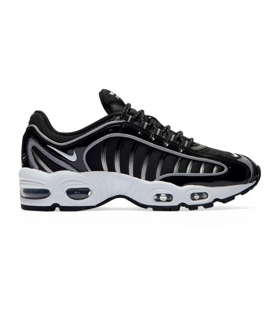 Tailwind IV SE ‘Black/White’