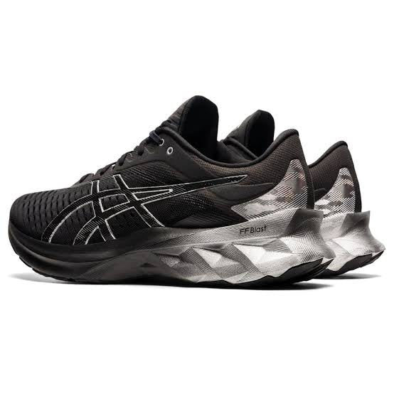 ASICS Novablast Platinum