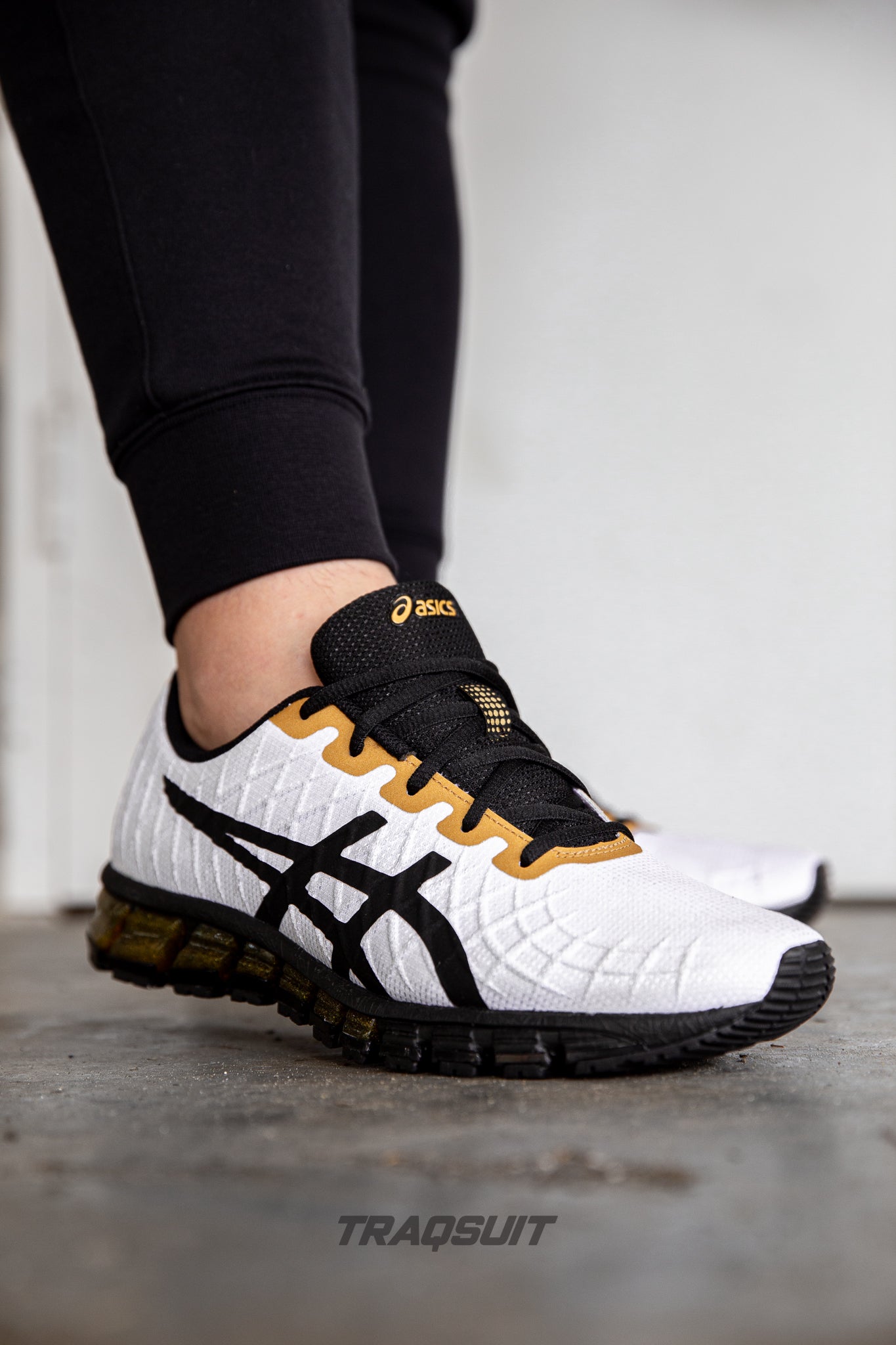 Asics quantum 180 noir et outlet blanche