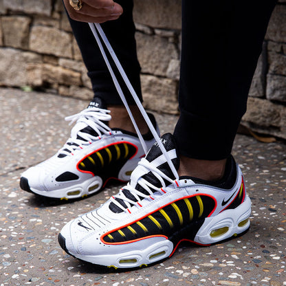 Tailwind IV ‘Bright Crimson’